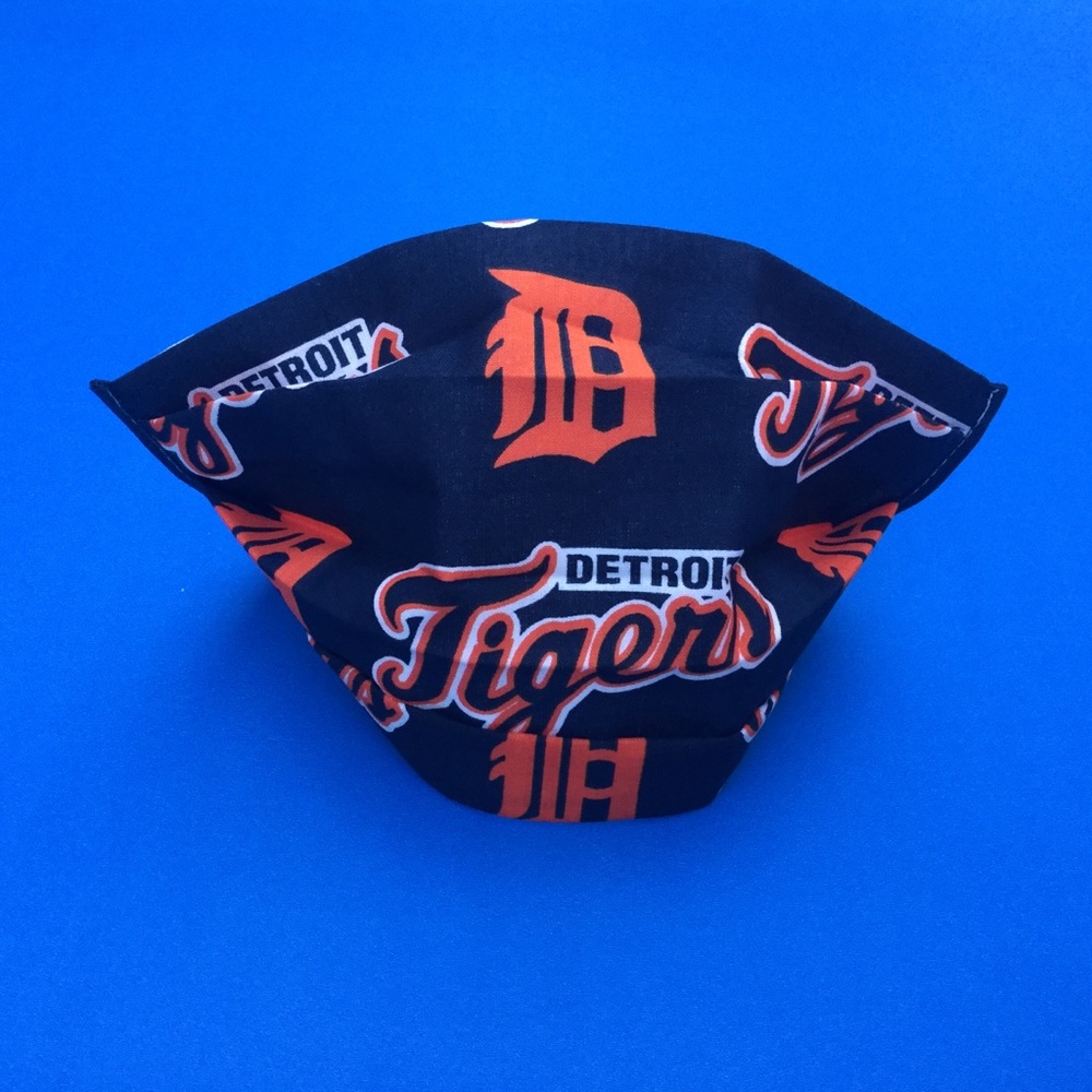 Tigers . Detroit cute face mask with its colors